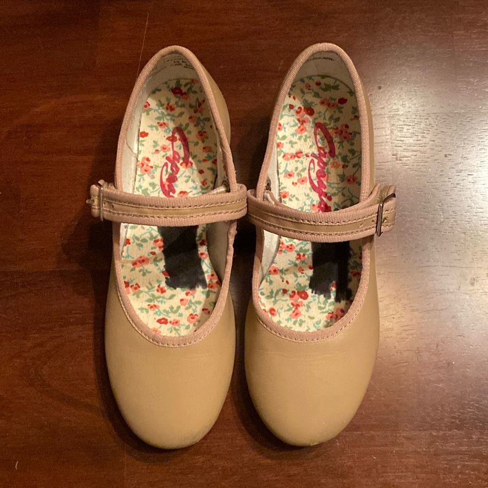Girls Capezio tan tap shoes.  Size 13 medium.